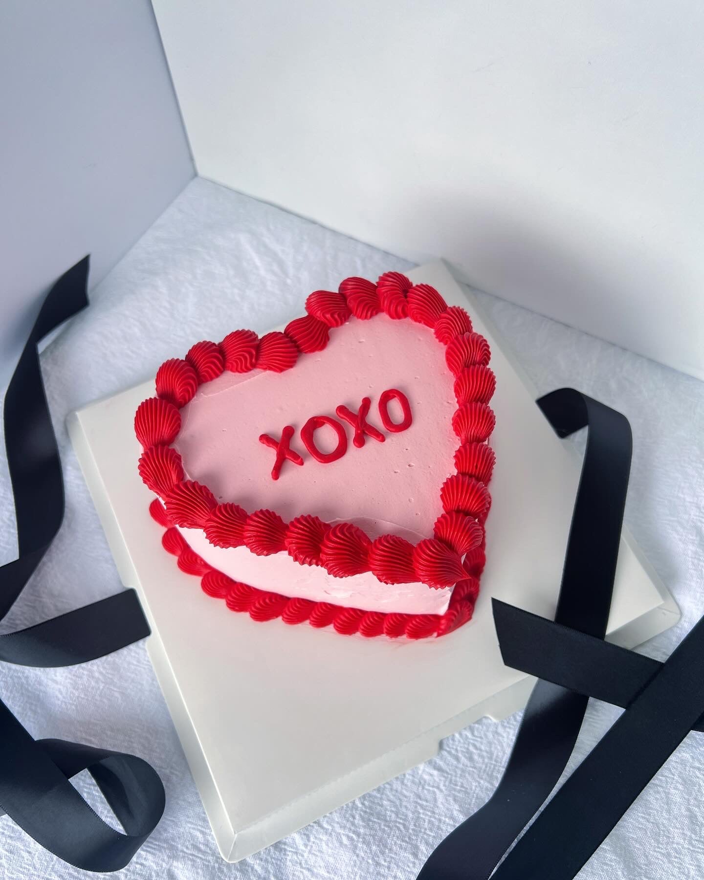 Pink and Red Vintage Heart Cake