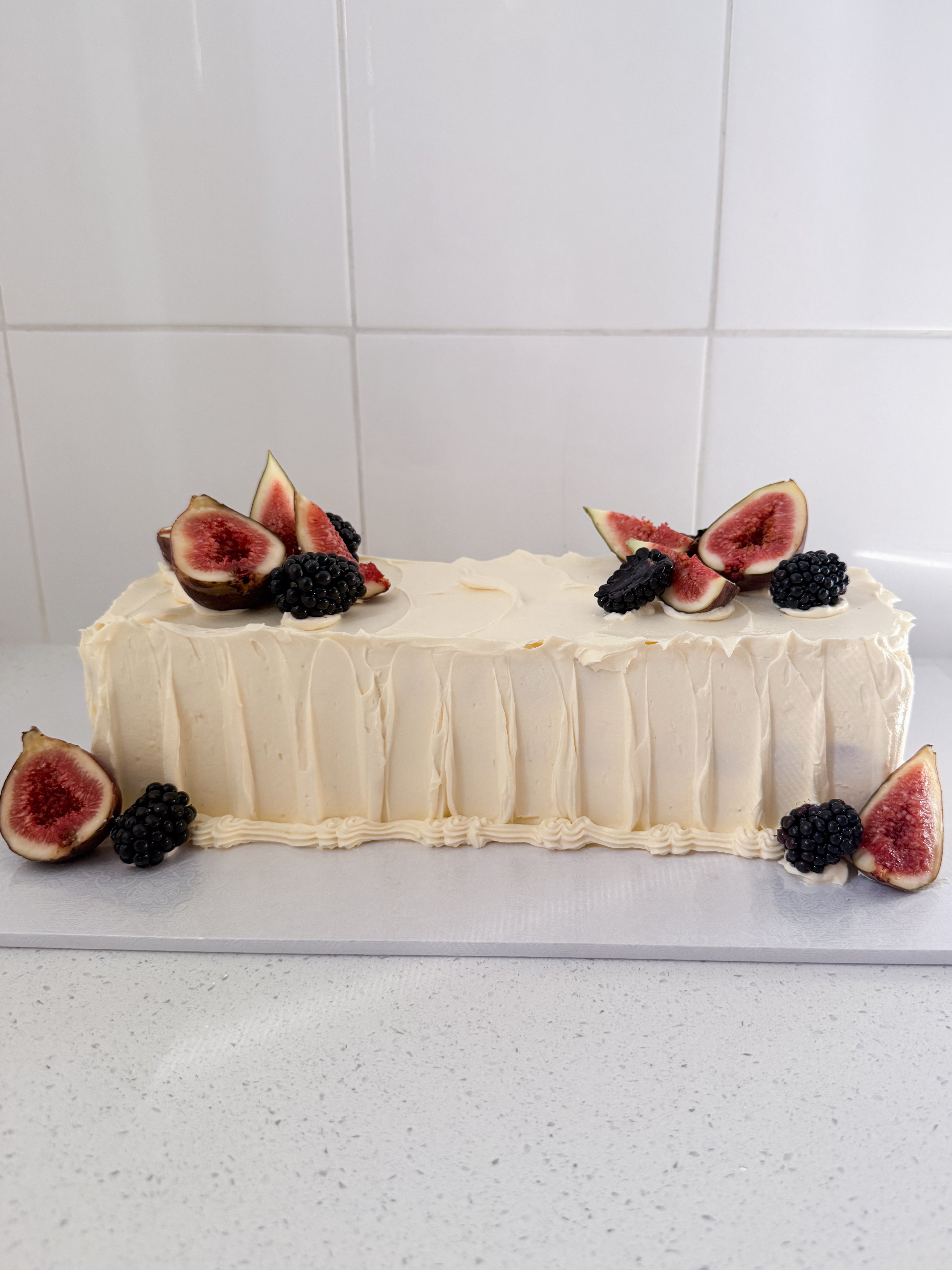 Long Cake - Fig and Blackberry